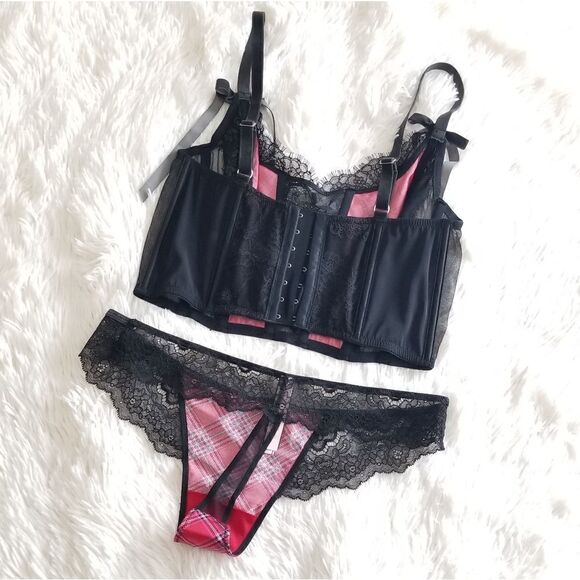 MEDIUM Victoria's Secret Red Bra Set - Picture 5 of 16